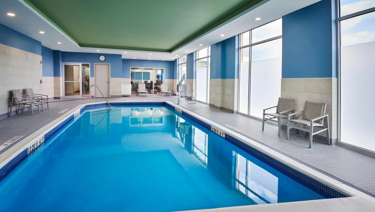 Tecumseh Holiday Inn Express & Suites Windsor East - Lakeshore By Ihg מראה חיצוני תמונה